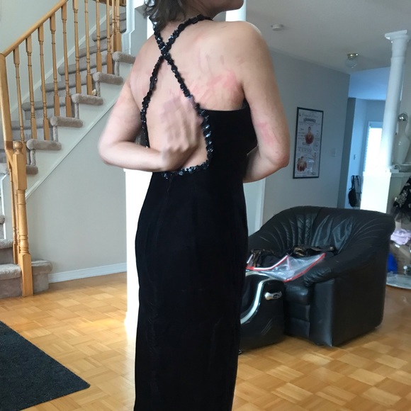 WOMANS NIGHT DRESS. SIZE MEDIUM - Picture 5 of 8